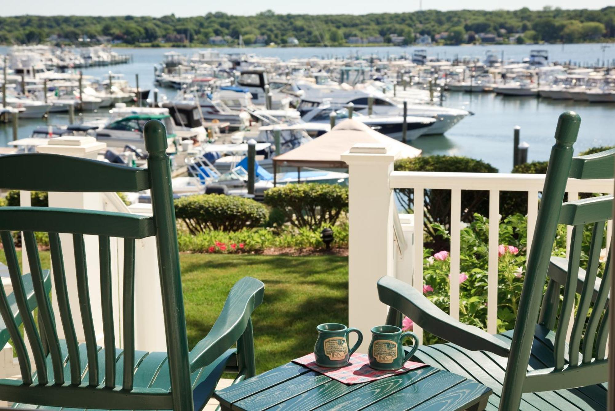 Inn At Harbor Hill Marina Niantic Oda fotoğraf