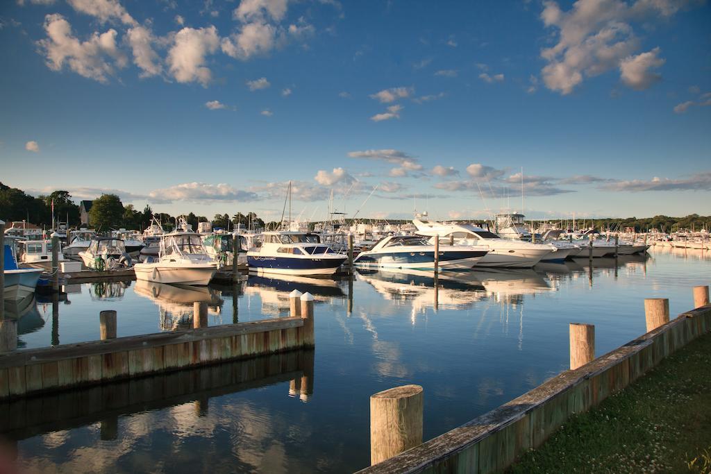 Inn At Harbor Hill Marina Niantic Dış mekan fotoğraf