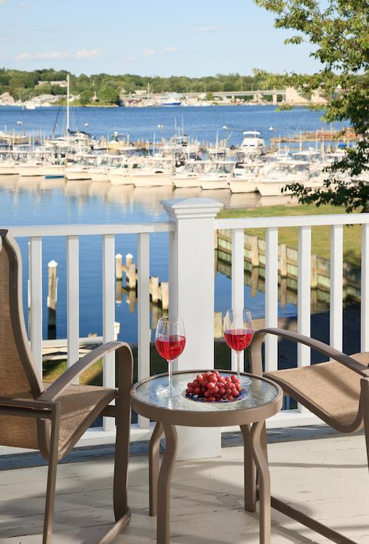 Inn At Harbor Hill Marina Niantic Oda fotoğraf