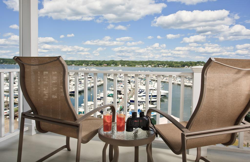 Inn At Harbor Hill Marina Niantic Oda fotoğraf
